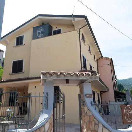 Villino Flos 게스트하우스 Cerisano